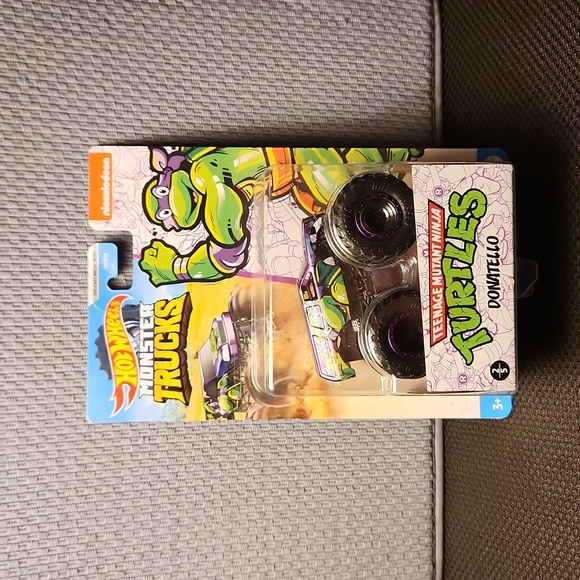 Hot Wheels Teenage Mutant Ninja Turtles Monster Truck Unopened Donatello - Picture 1 of 3